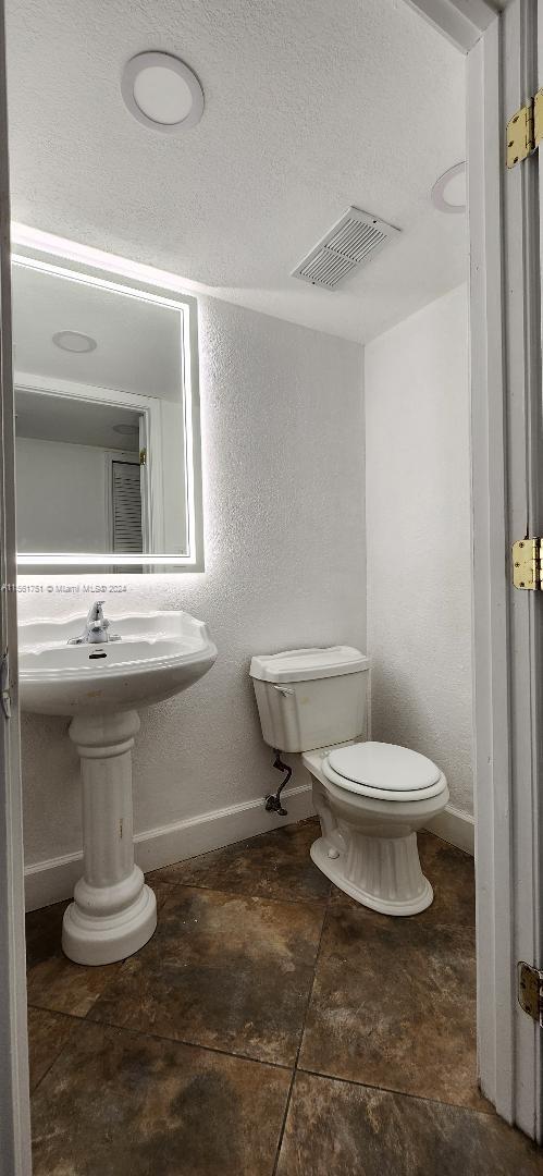 THE GEORGIAN CONDO - Residential Lease
