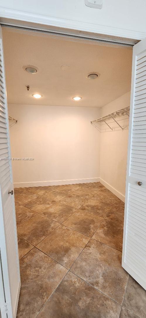 THE GEORGIAN CONDO - Residential Lease