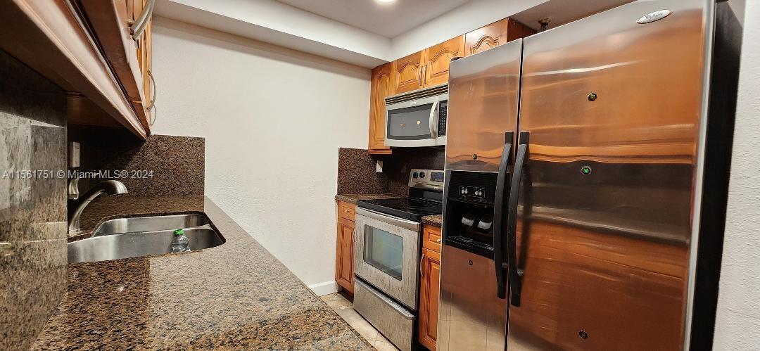 THE GEORGIAN CONDO - Residential Lease