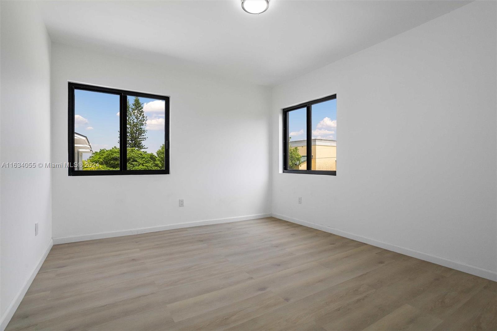 SUNNYLAND PARK NO 2 - Residential