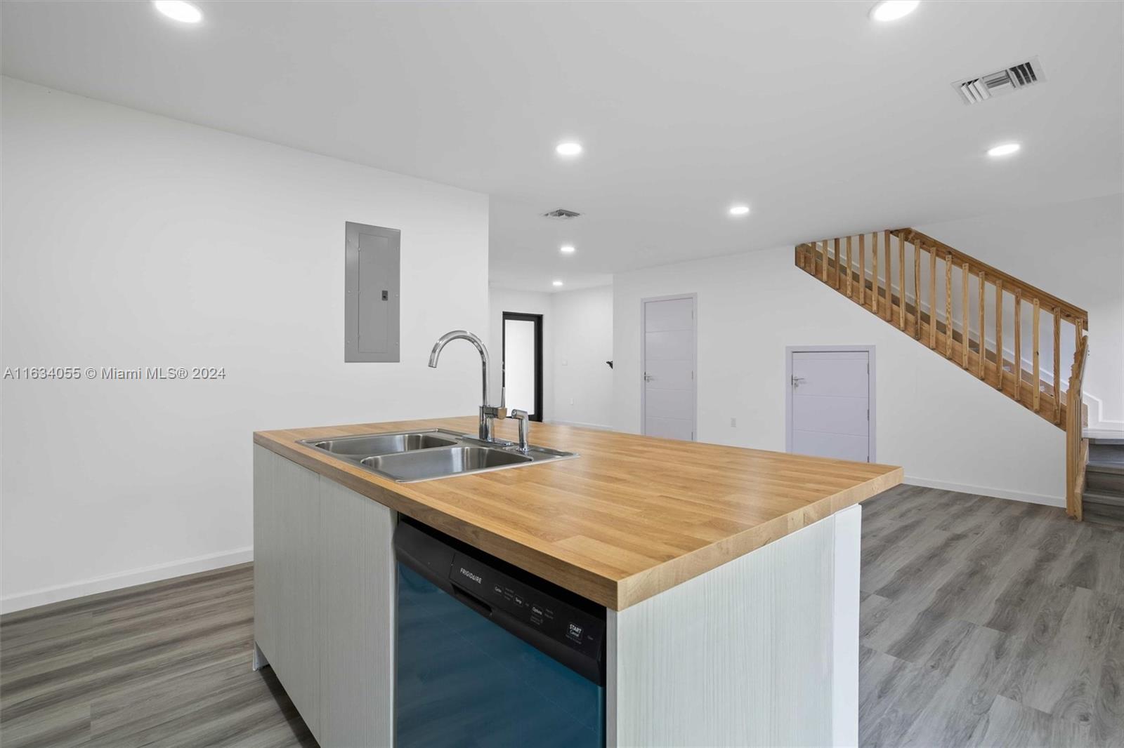 SUNNYLAND PARK NO 2 - Residential
