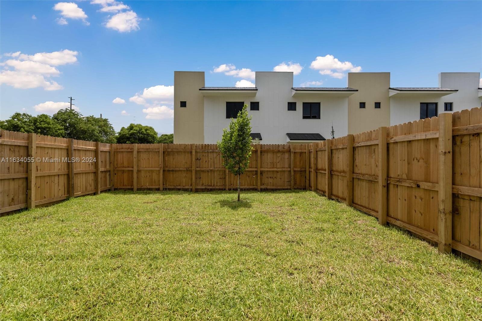 SUNNYLAND PARK NO 2 - Residential