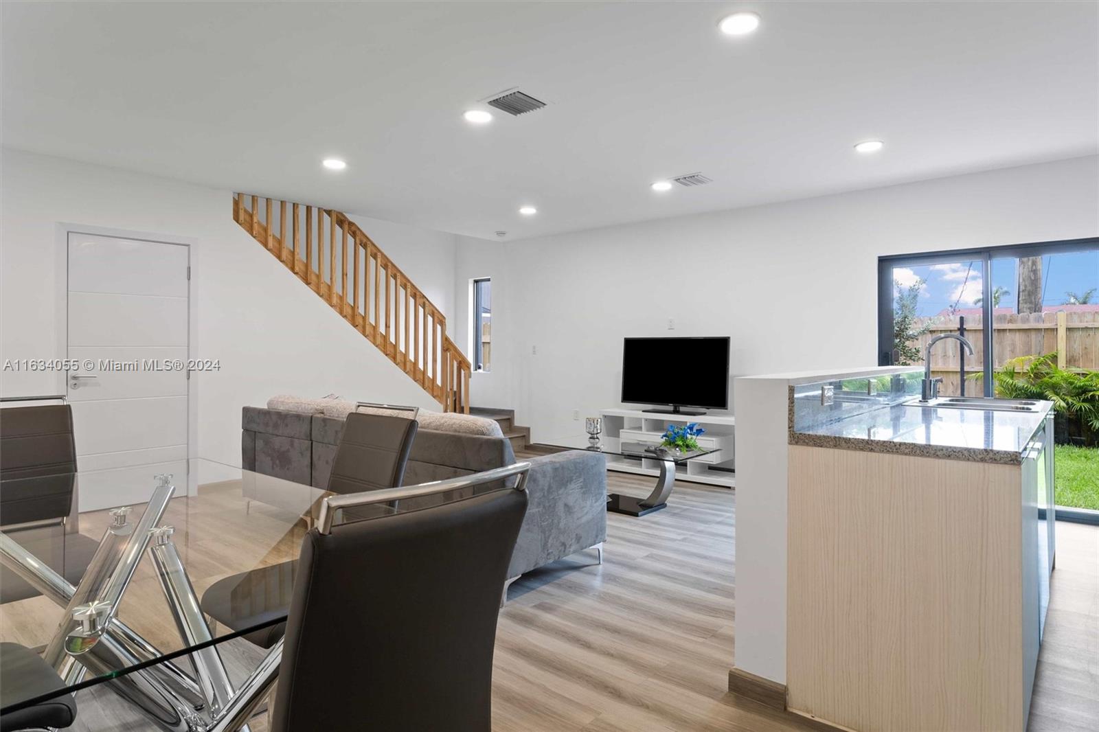 SUNNYLAND PARK NO 2 - Residential