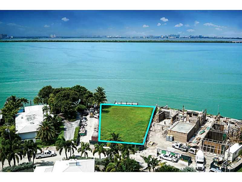 Incredible opportunity to build the home of your dreams on this 13,353 SF lot on coveted Venetian Islands. This waterfront, stunningly appointed lot features 107' wide open waterfrontage overlooking Biscayne Bay. Enjoy incredible sunsets, sea breezes & be autiful Miami skyline! The absolute perfect location to live on the water in one of Miami Beach's most sought after locations. Lot features addtl. open space on one side allowing for spacious surrounding area around house & minimum building restrictions.
