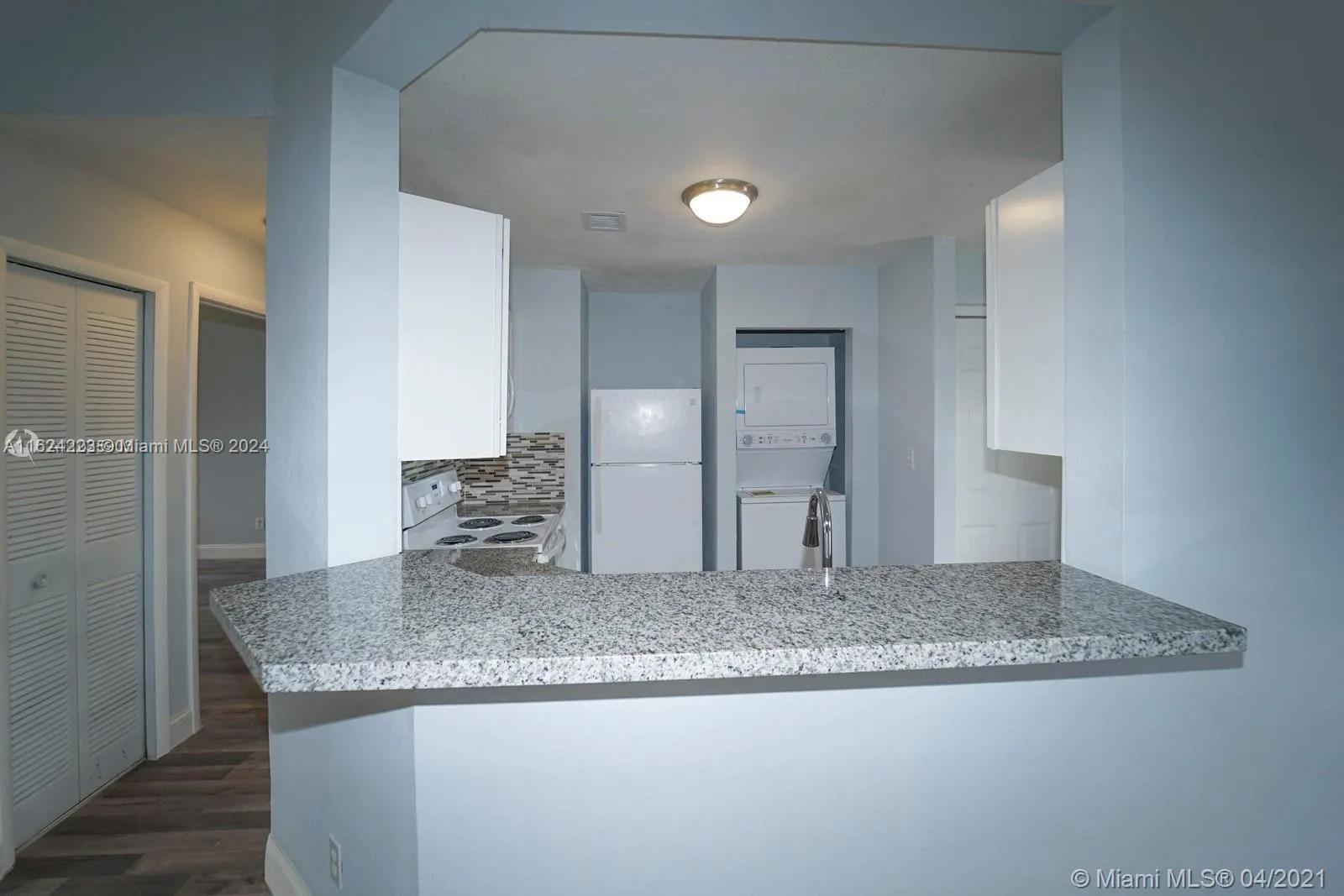 SUMMER LAKE - Residential Lease
