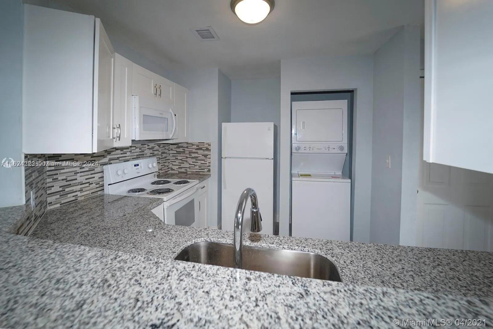 SUMMER LAKE - Residential Lease