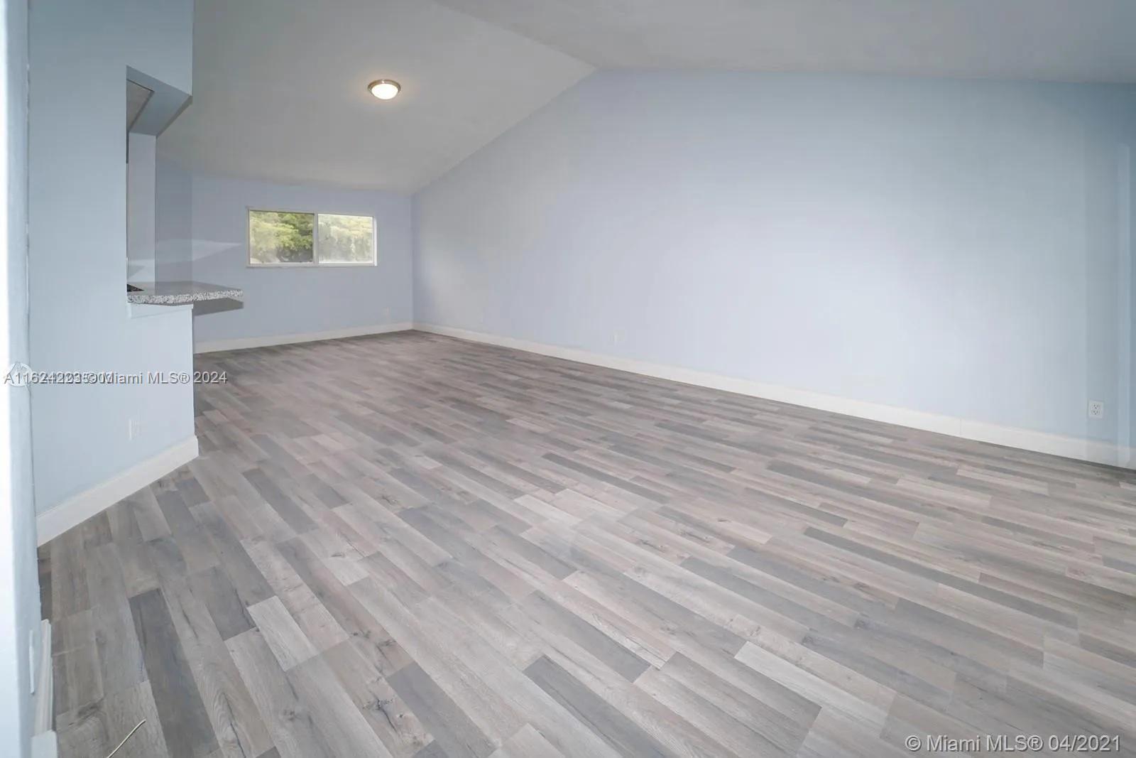 SUMMER LAKE - Residential Lease
