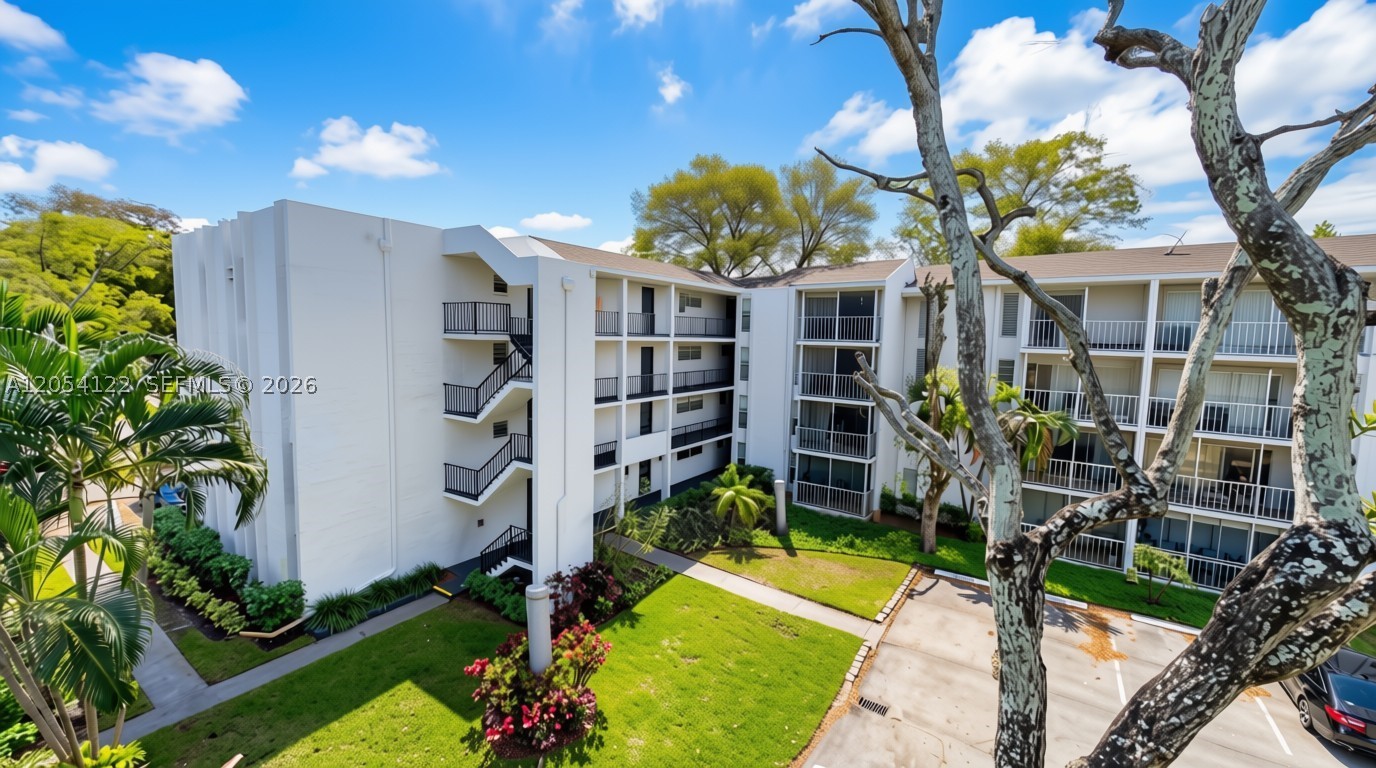 PLANTATION PINES CONDO - Residential