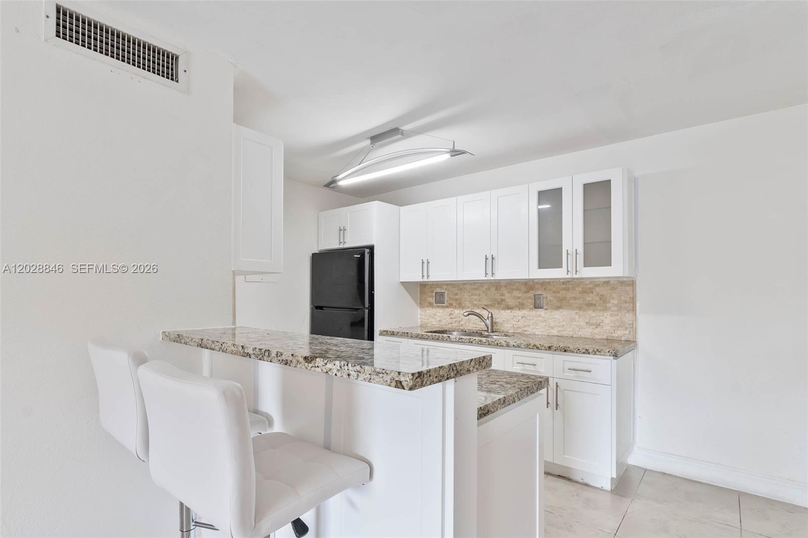 SPANISH TRACE CONDO PH II - Residential Lease