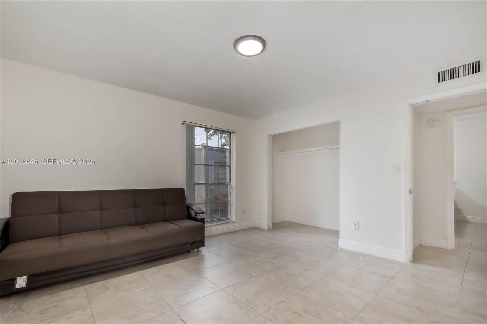 SPANISH TRACE CONDO PH II - Residential Lease
