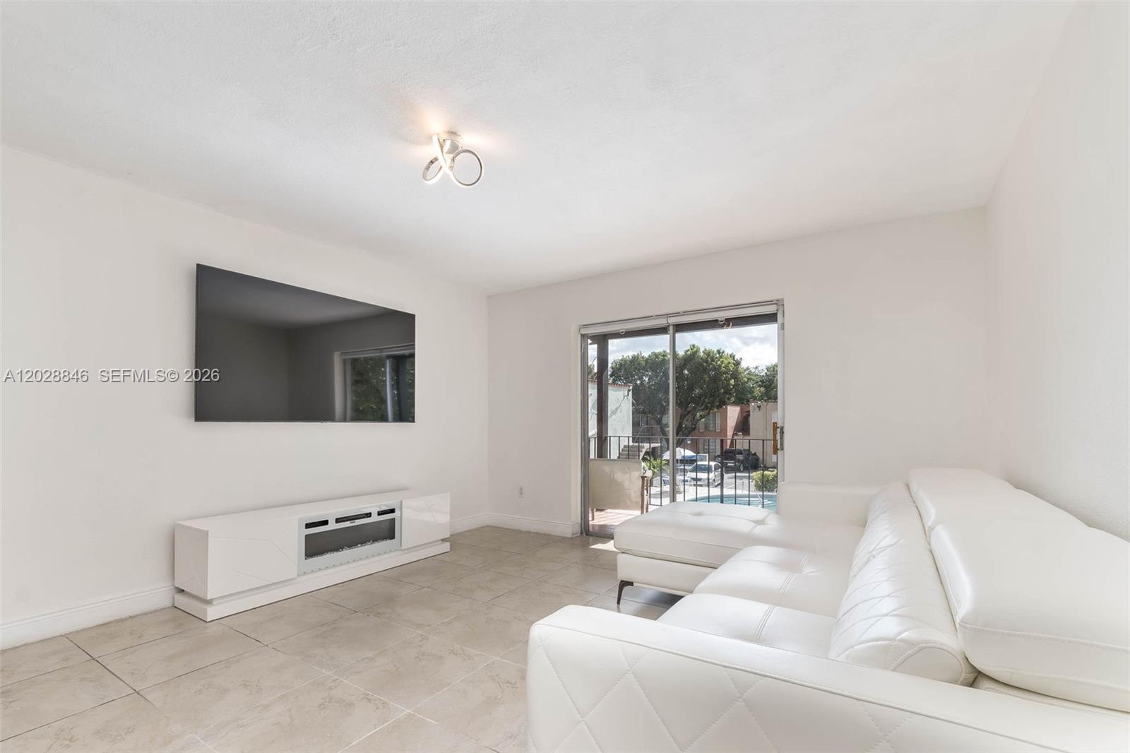 SPANISH TRACE CONDO PH II - Residential Lease