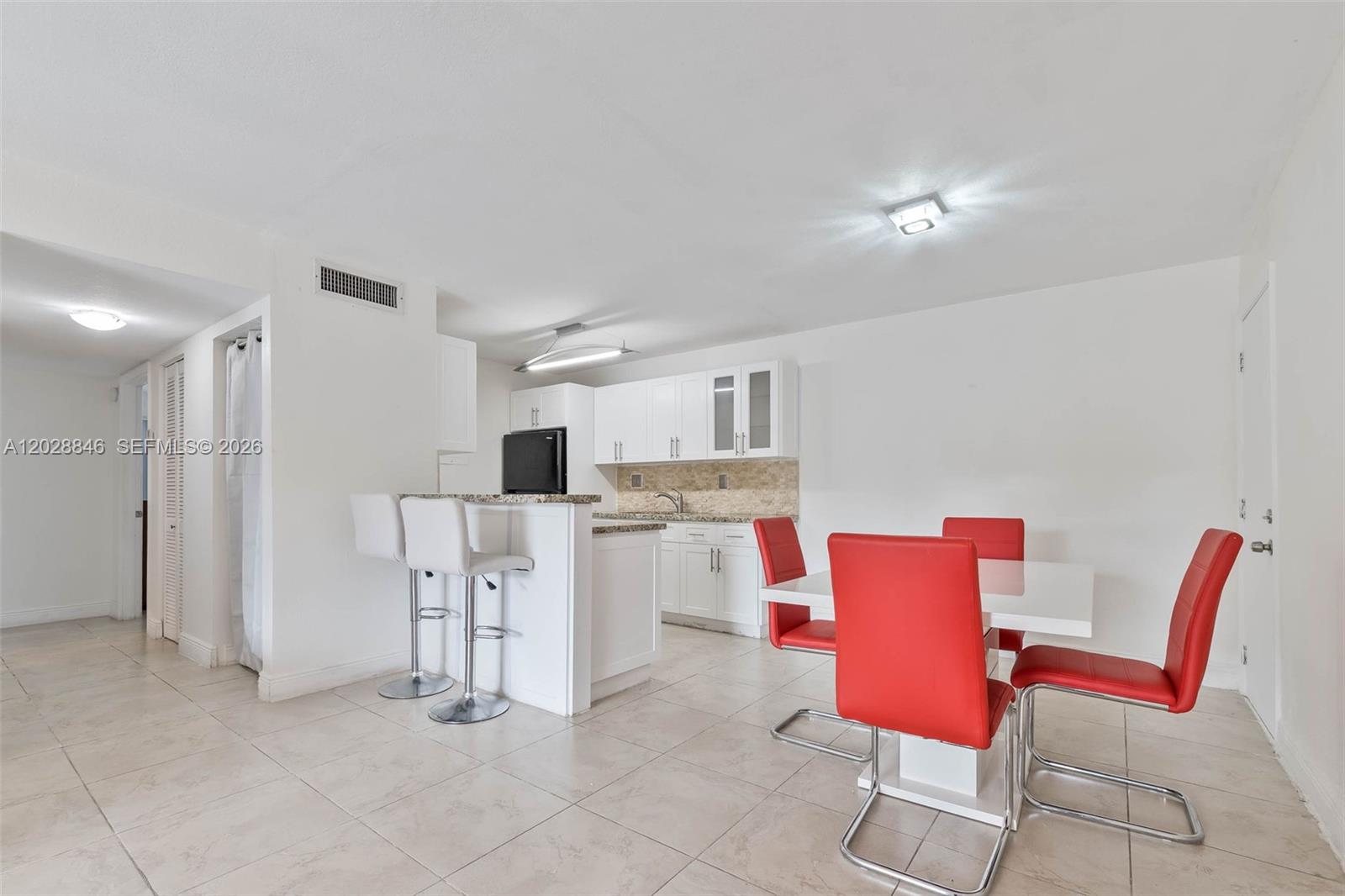 SPANISH TRACE CONDO PH II - Residential Lease