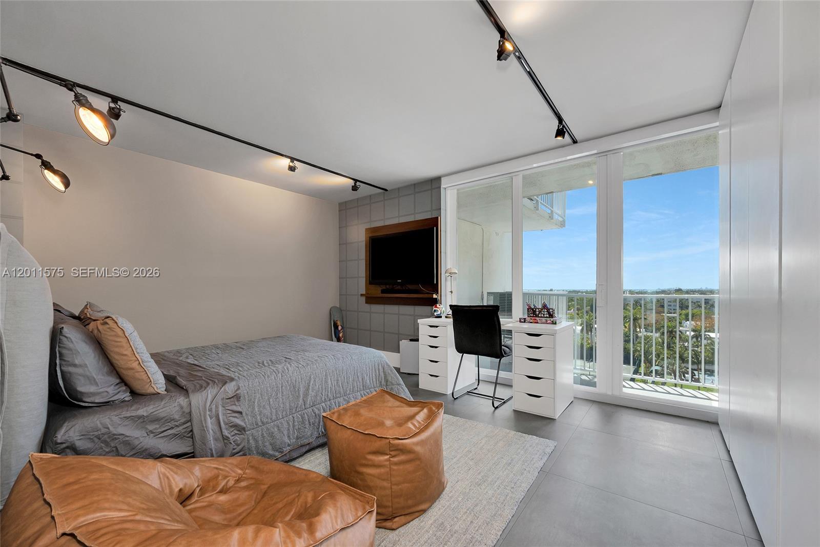 CASA DEL MAR CONDO - Residential