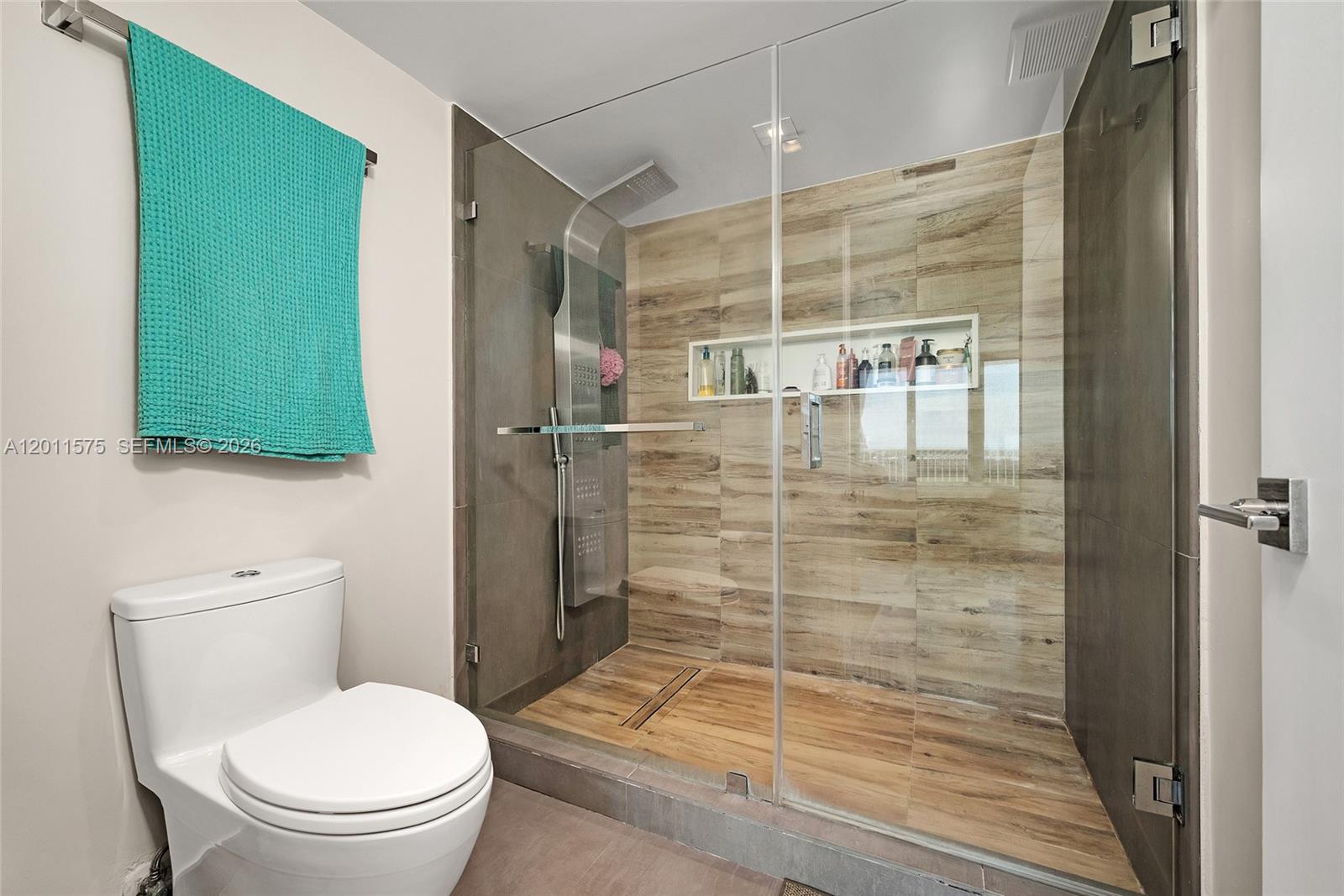CASA DEL MAR CONDO - Residential