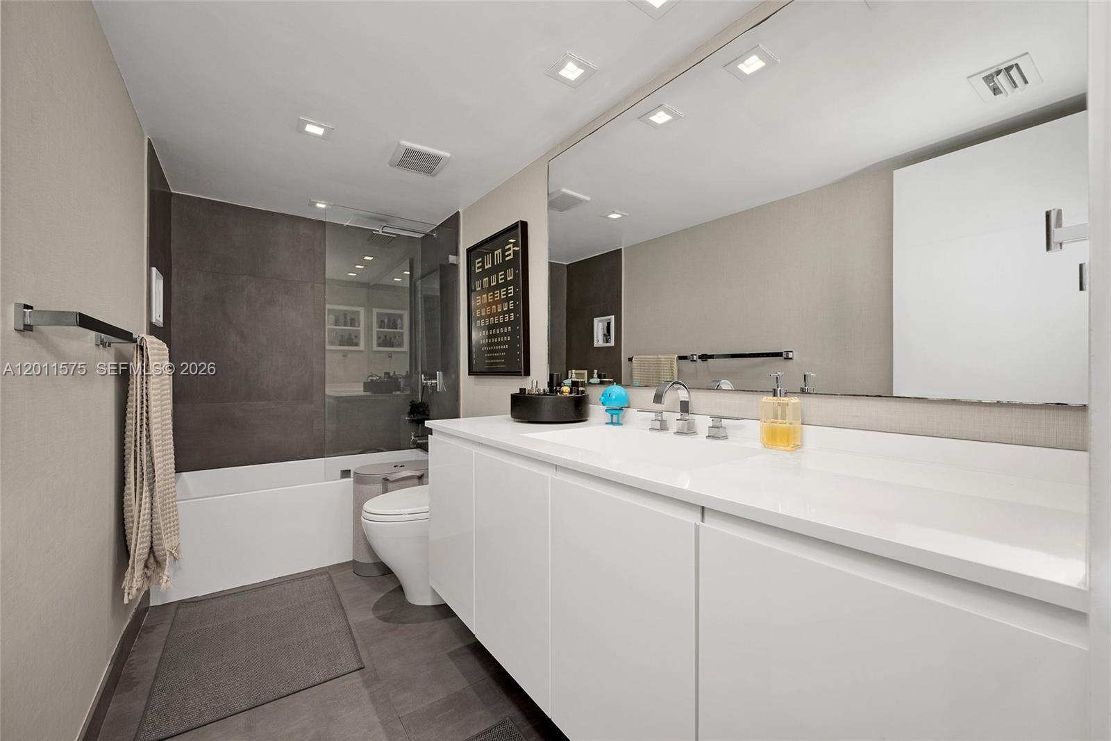 CASA DEL MAR CONDO - Residential