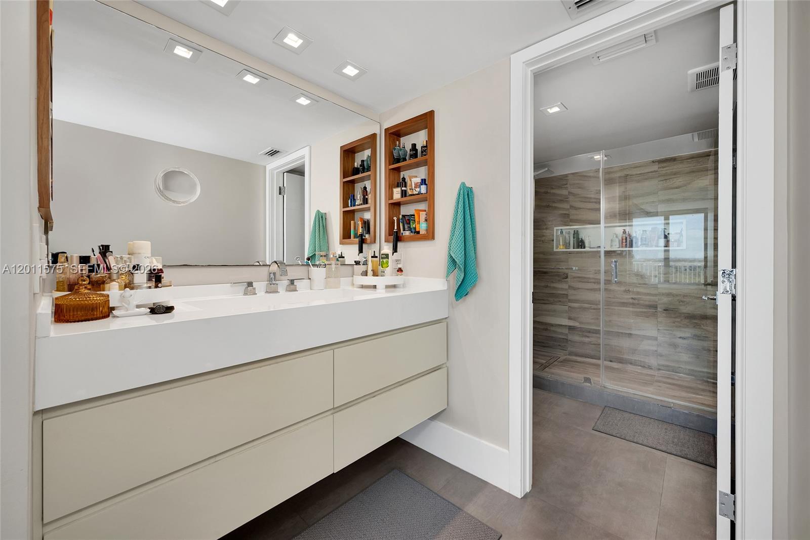 CASA DEL MAR CONDO - Residential