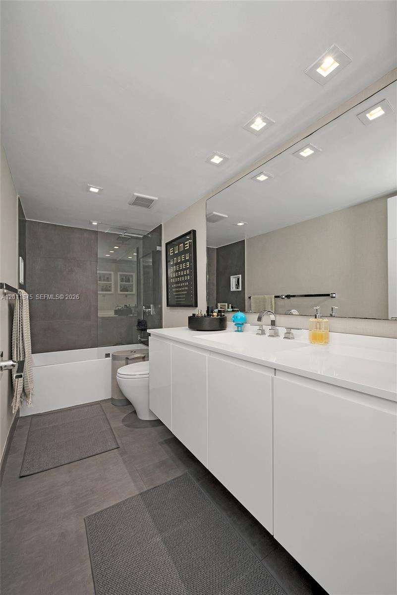 CASA DEL MAR CONDO - Residential