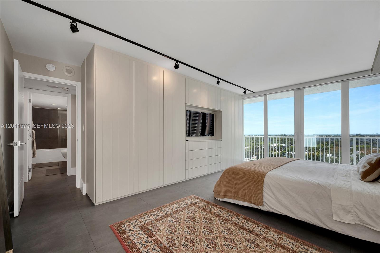 CASA DEL MAR CONDO - Residential