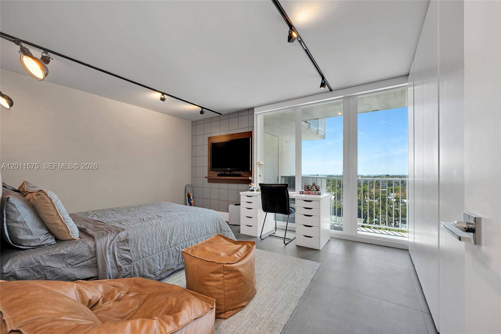 CASA DEL MAR CONDO - Residential