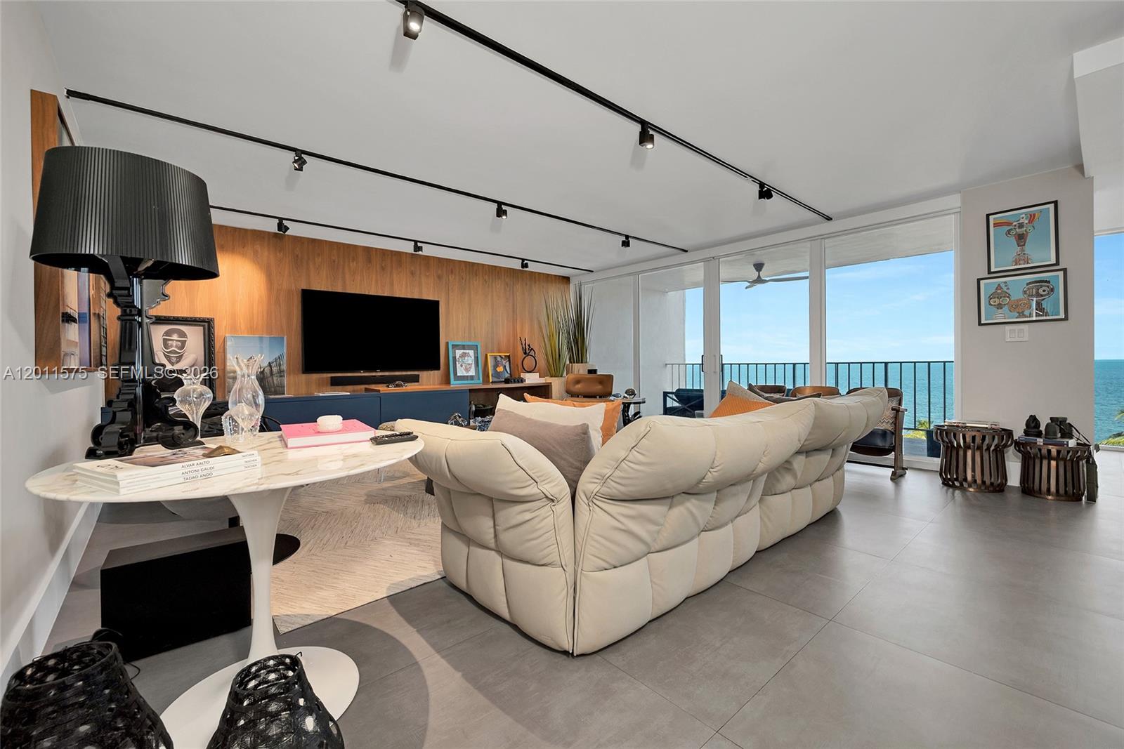 CASA DEL MAR CONDO - Residential