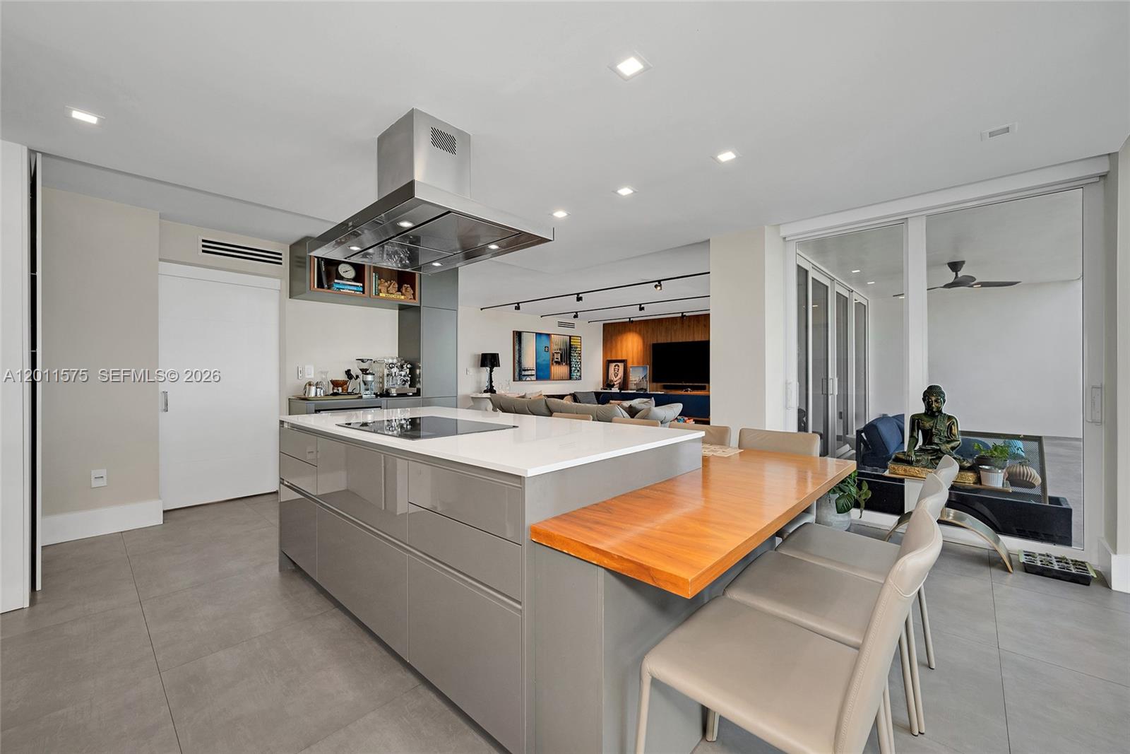 CASA DEL MAR CONDO - Residential