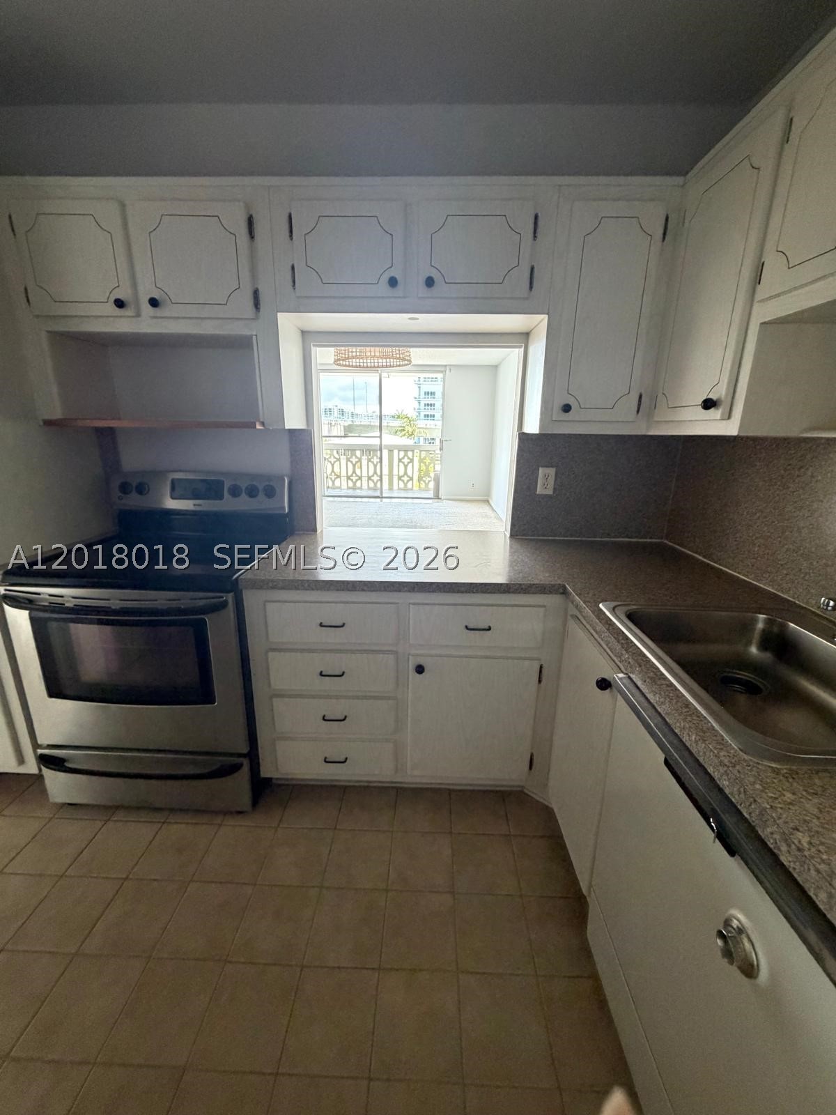 IMPERIAL TOWERS CONDO - Residential