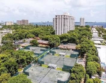 TOWERS OF QUAYSIDE CONDO - Residential