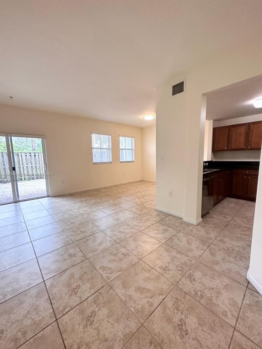 ST MAARTEN AT GRAND BAY C - Residential Lease