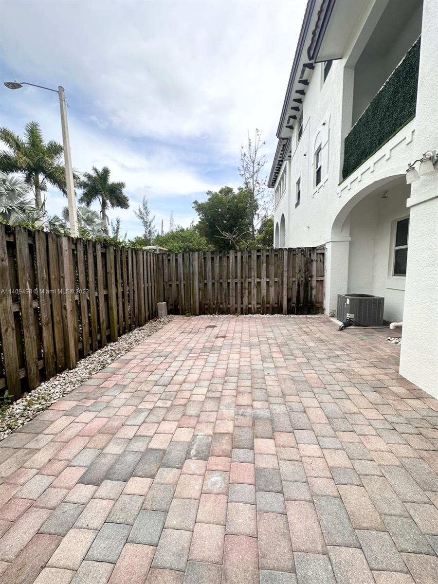 ST MAARTEN AT GRAND BAY C - Residential Lease