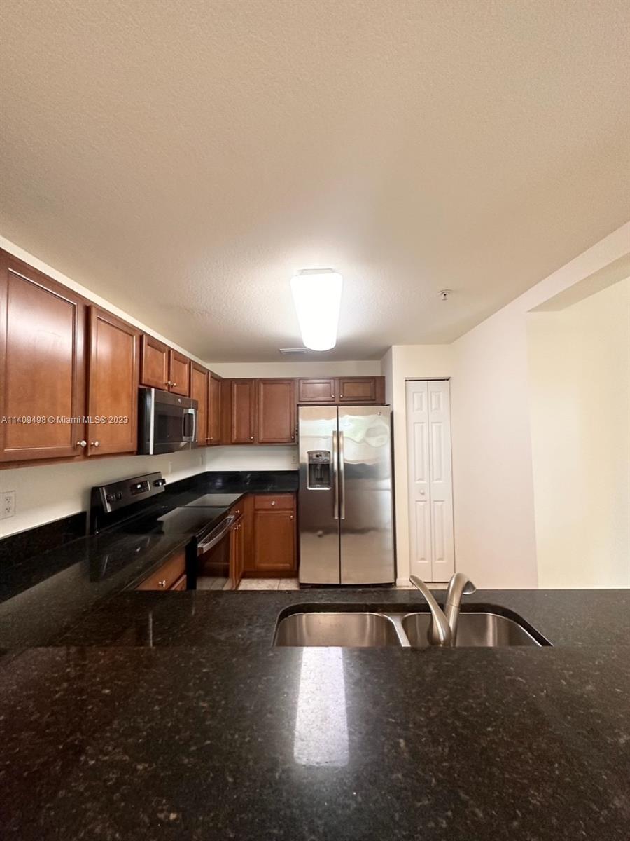 ST MAARTEN AT GRAND BAY C - Residential Lease