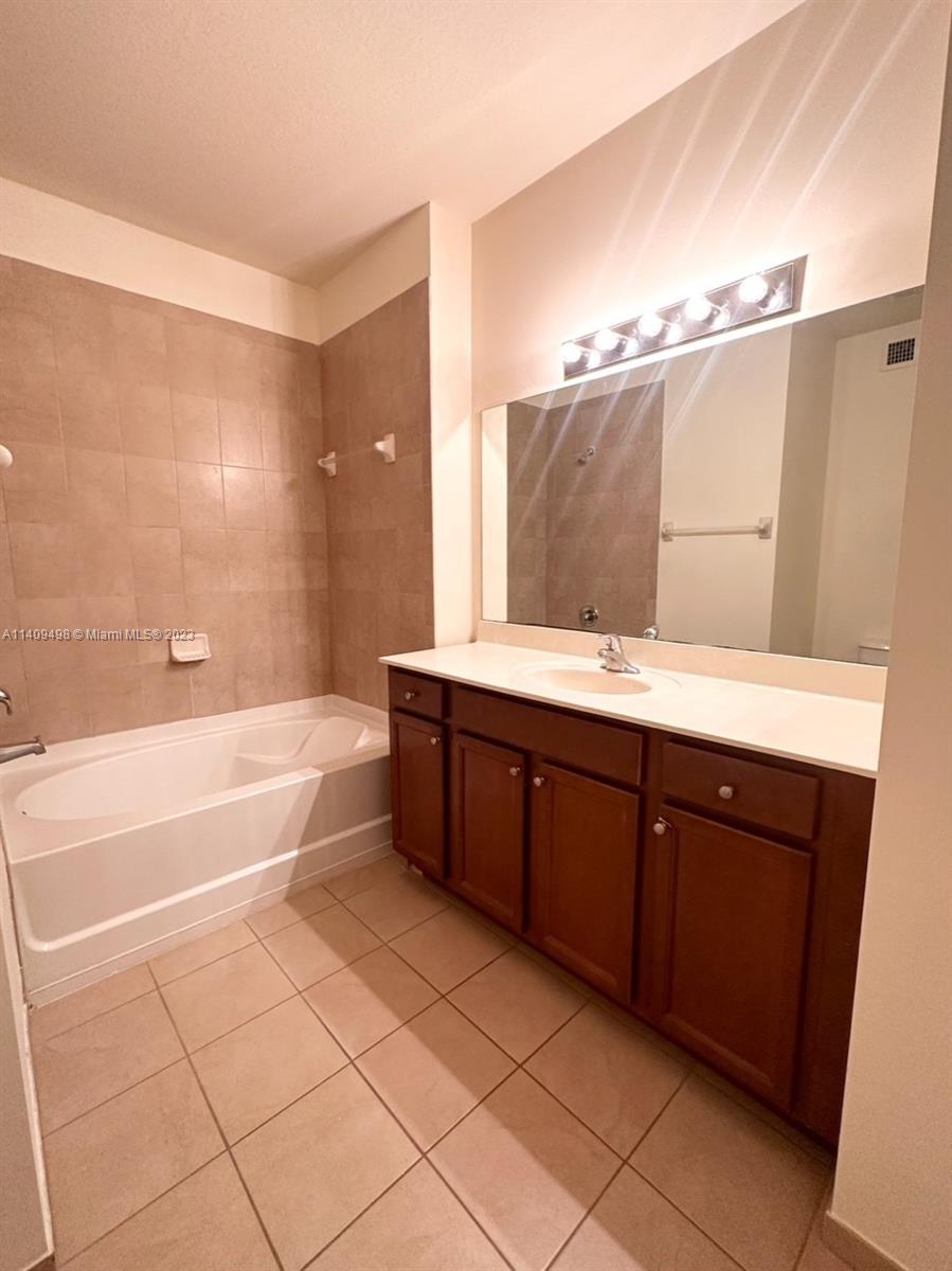 ST MAARTEN AT GRAND BAY C - Residential Lease