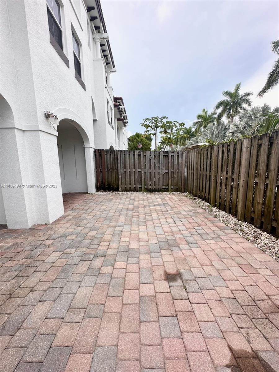 ST MAARTEN AT GRAND BAY C - Residential Lease