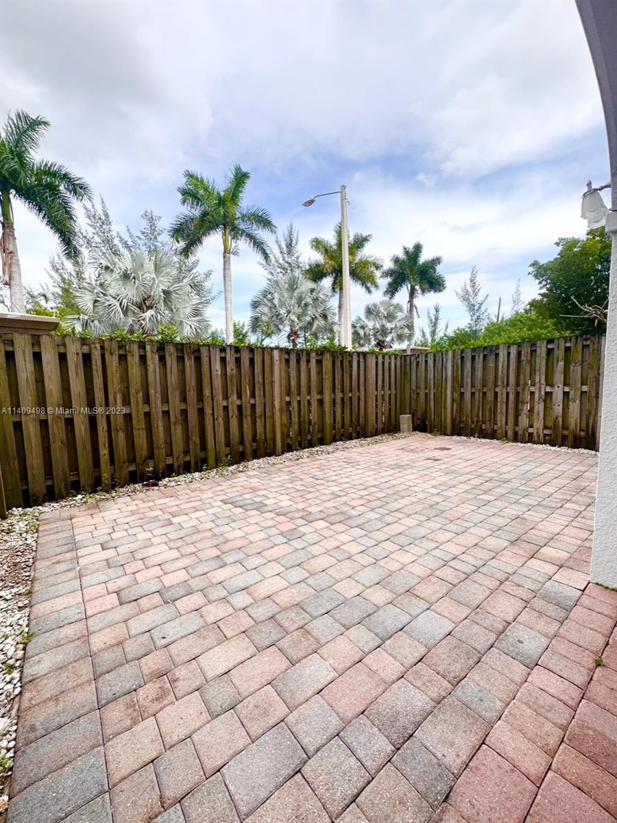 ST MAARTEN AT GRAND BAY C - Residential Lease