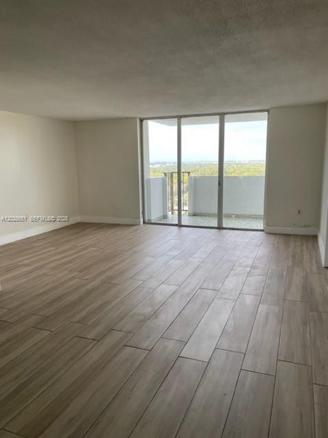 Spacious 2-bed, 2-bath condo in the Commodore Plaza high-rise with great views from a high floor. The unit features an open layout and is well-situated close to Aventura Mall, shops, dining, and services. Residents enjoy building amenities and easy access to the best of Aventura living.