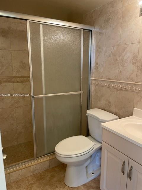 COMMODORE PLAZA CONDO - Residential Lease