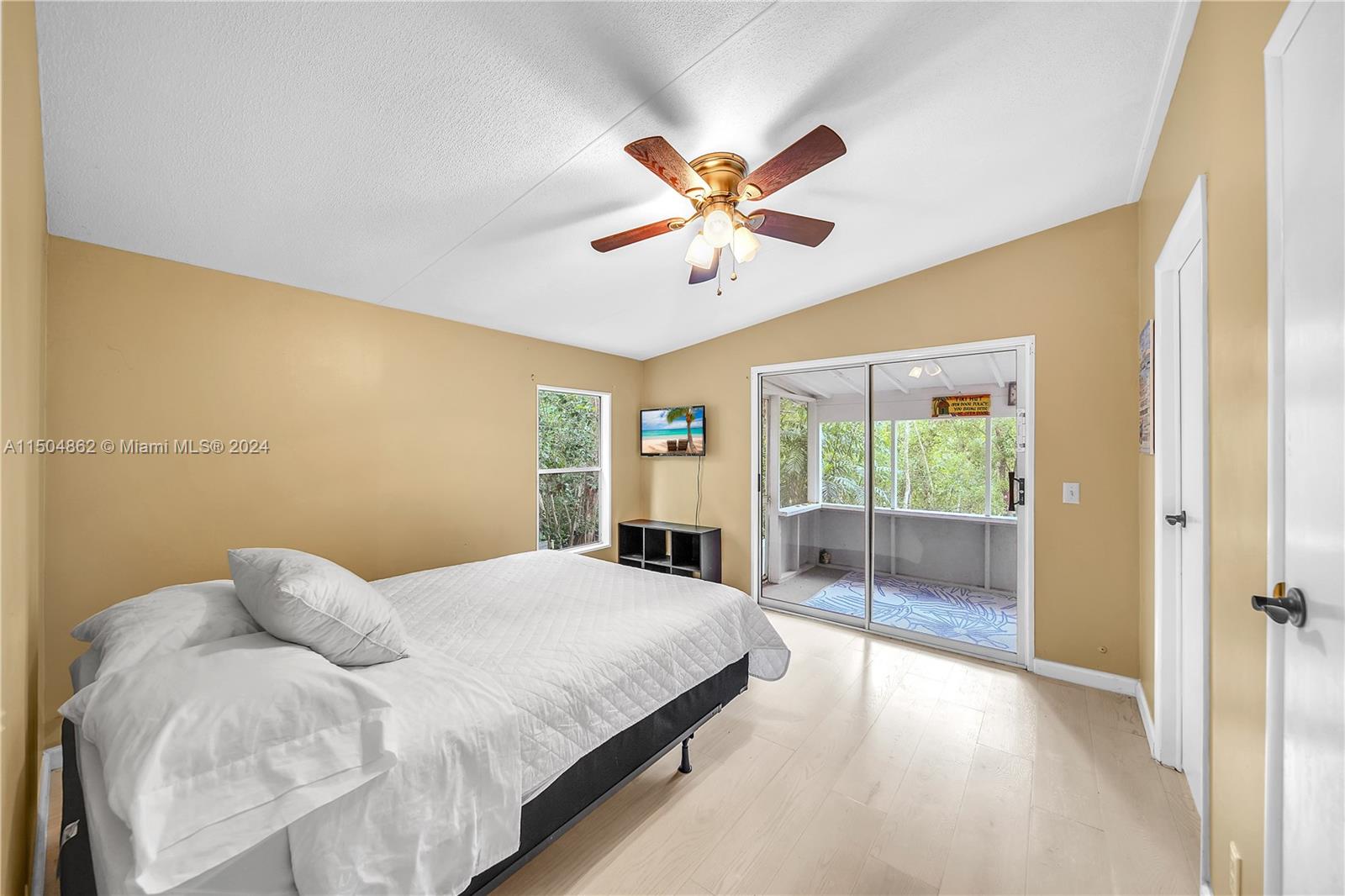LARGO HILANDS - Residential
