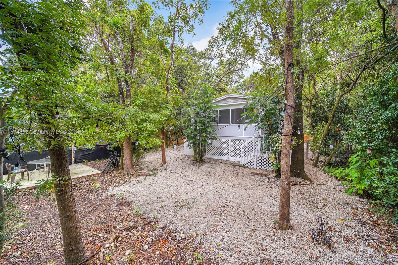 LARGO HILANDS - Residential