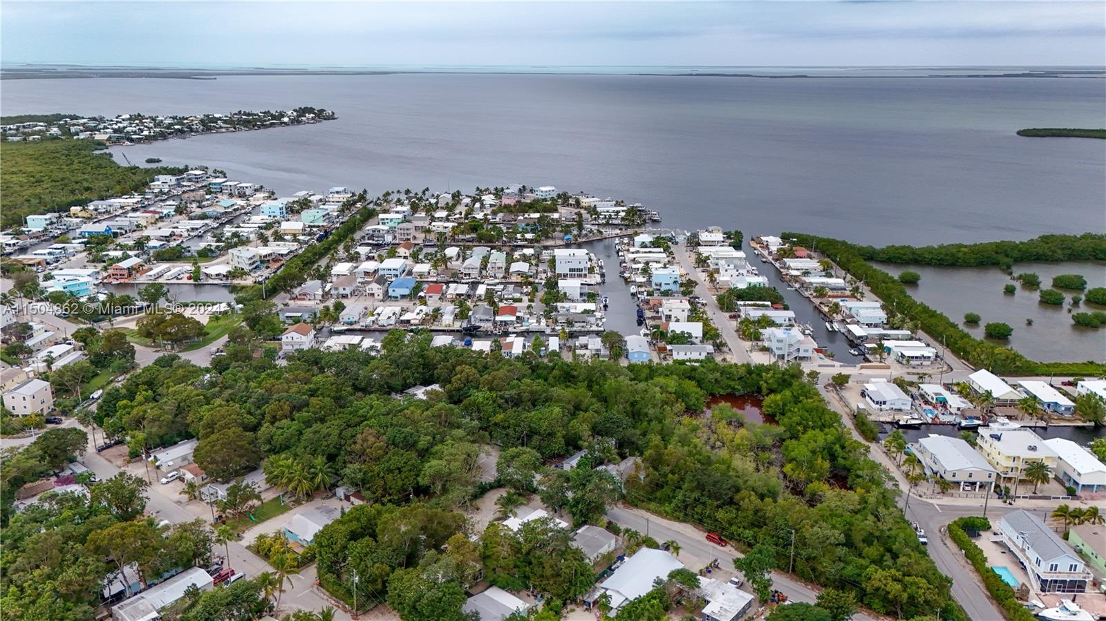 LARGO HILANDS - Residential