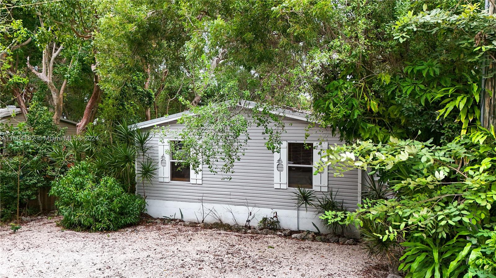 LARGO HILANDS - Residential