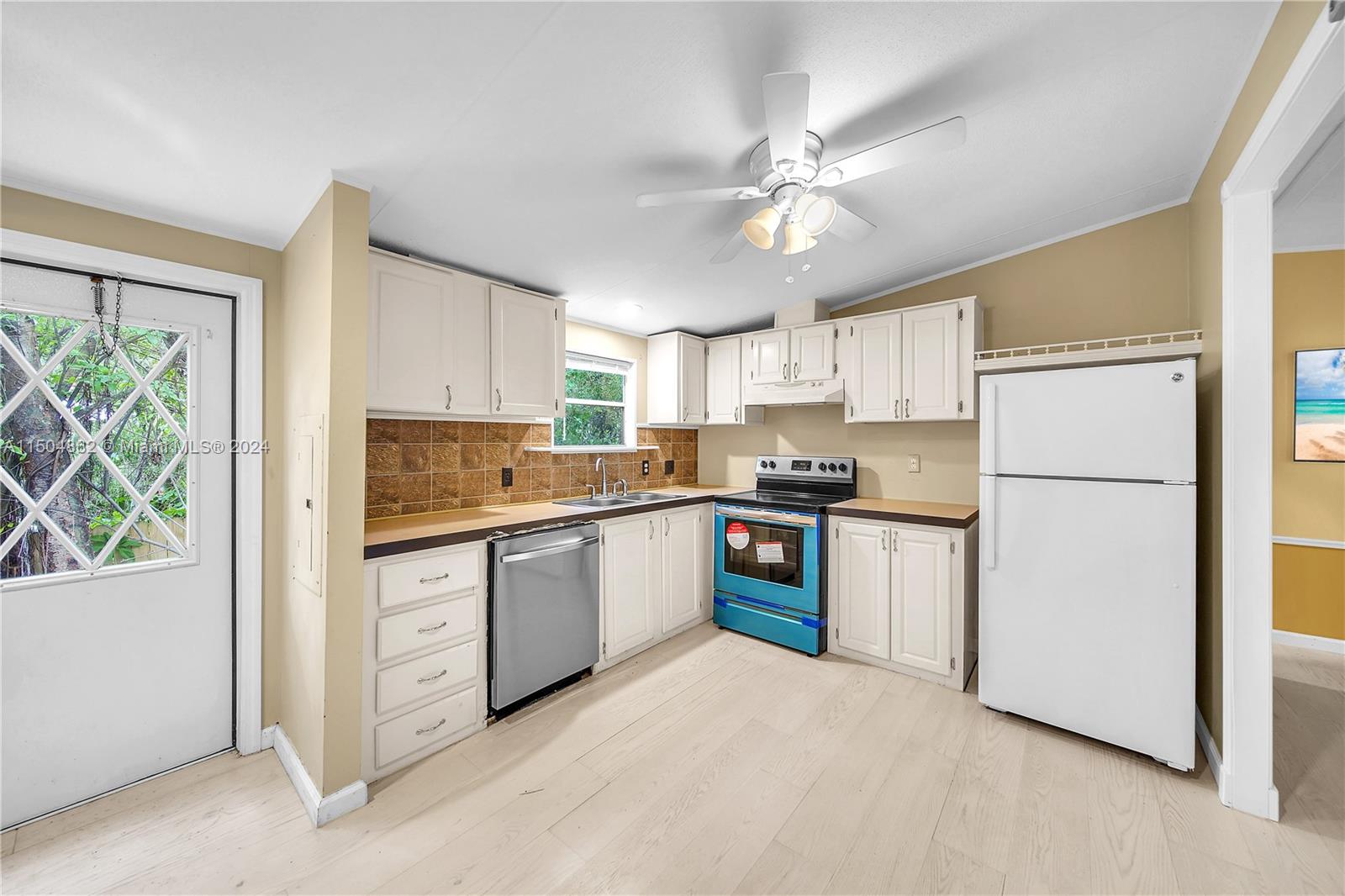 LARGO HILANDS - Residential