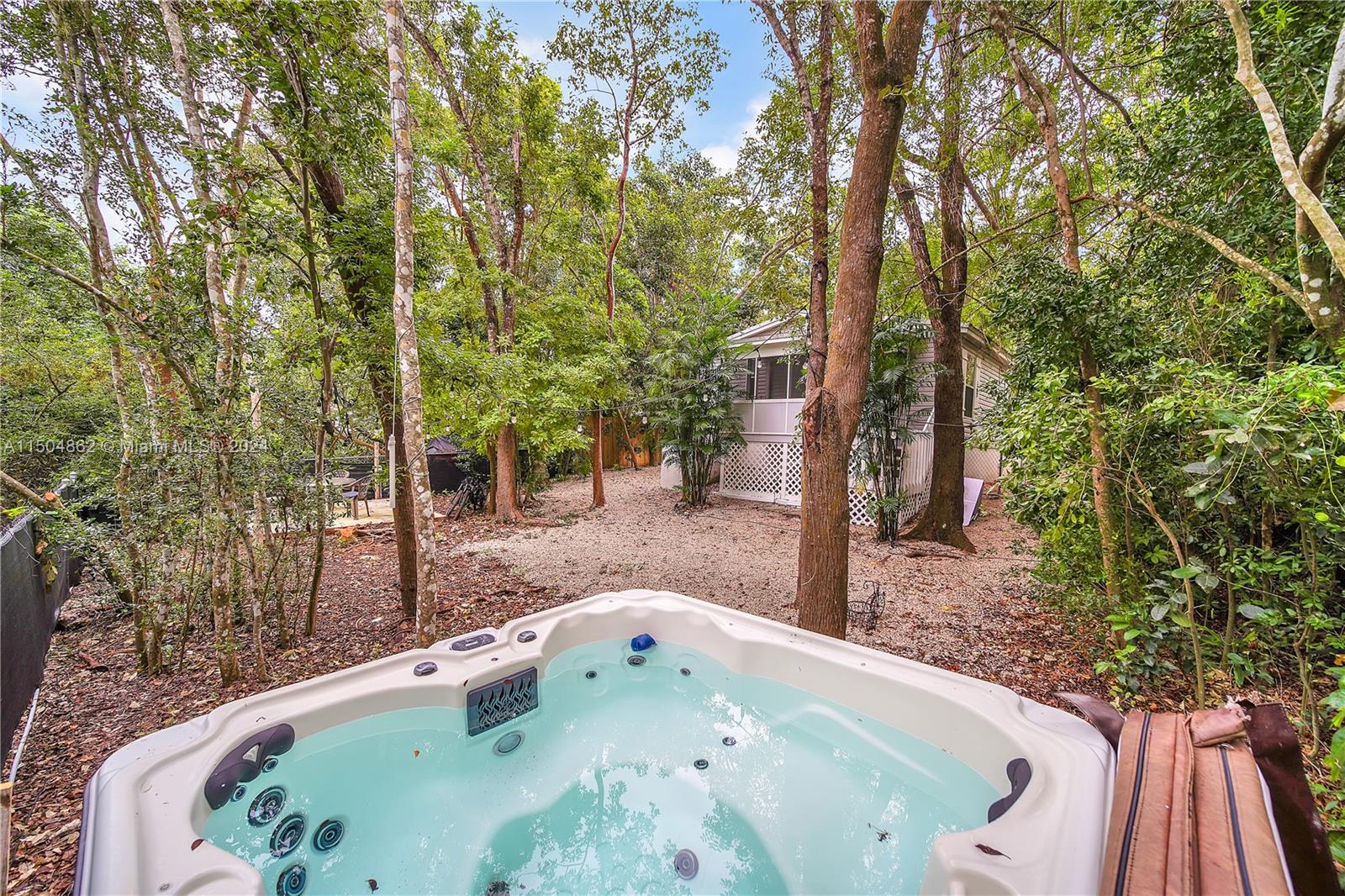LARGO HILANDS - Residential