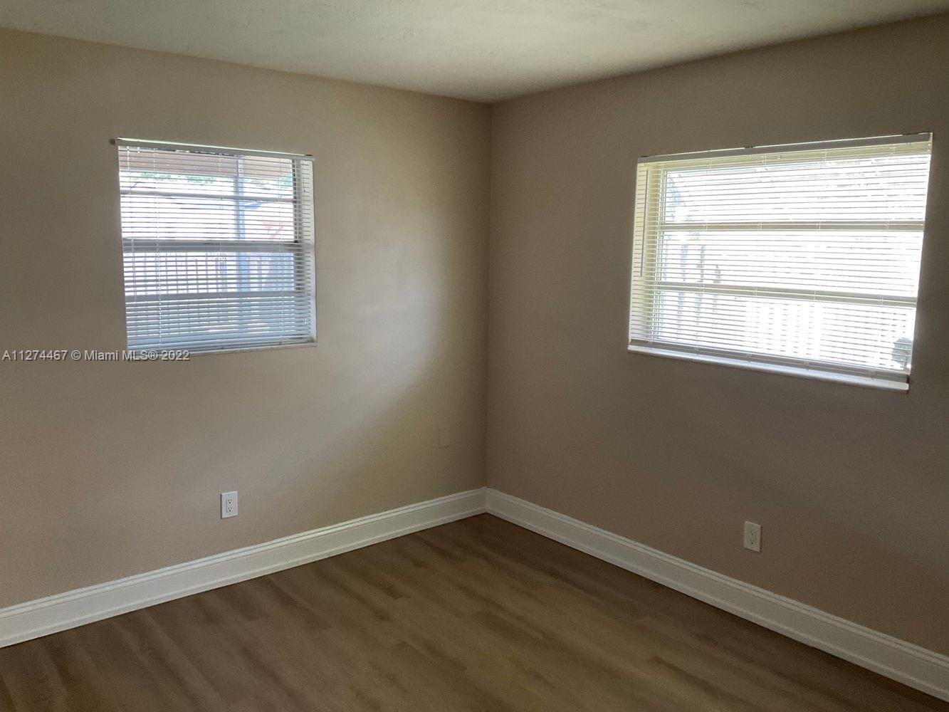 PEMBROKE LAKES SEC 1 - Residential Lease