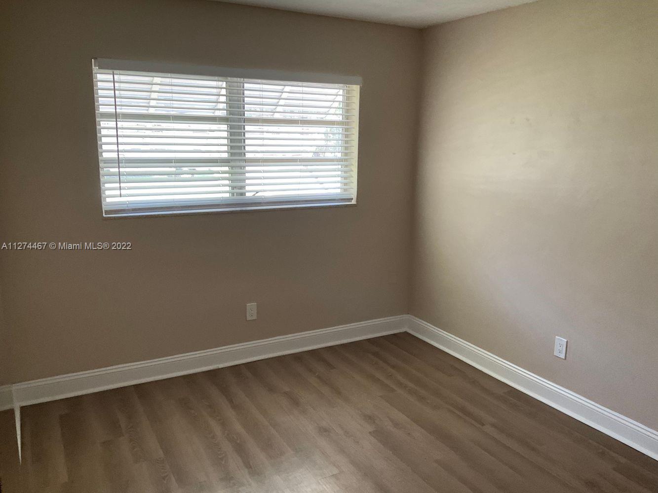 PEMBROKE LAKES SEC 1 - Residential Lease
