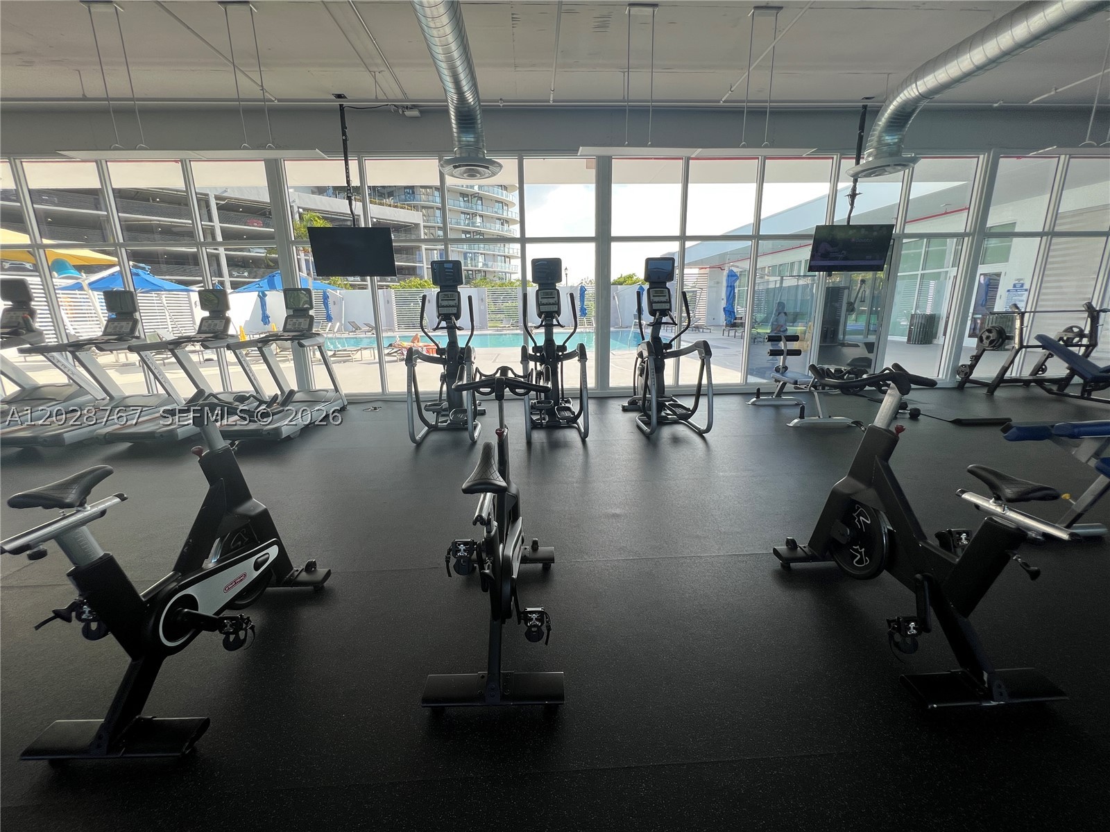 THE OAKS I CONDO - Residential Lease