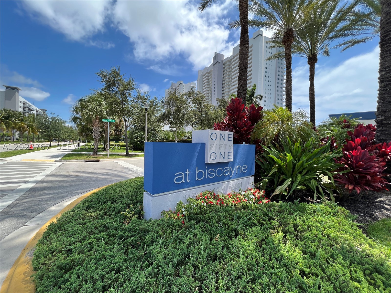 THE OAKS I CONDO - Residential Lease