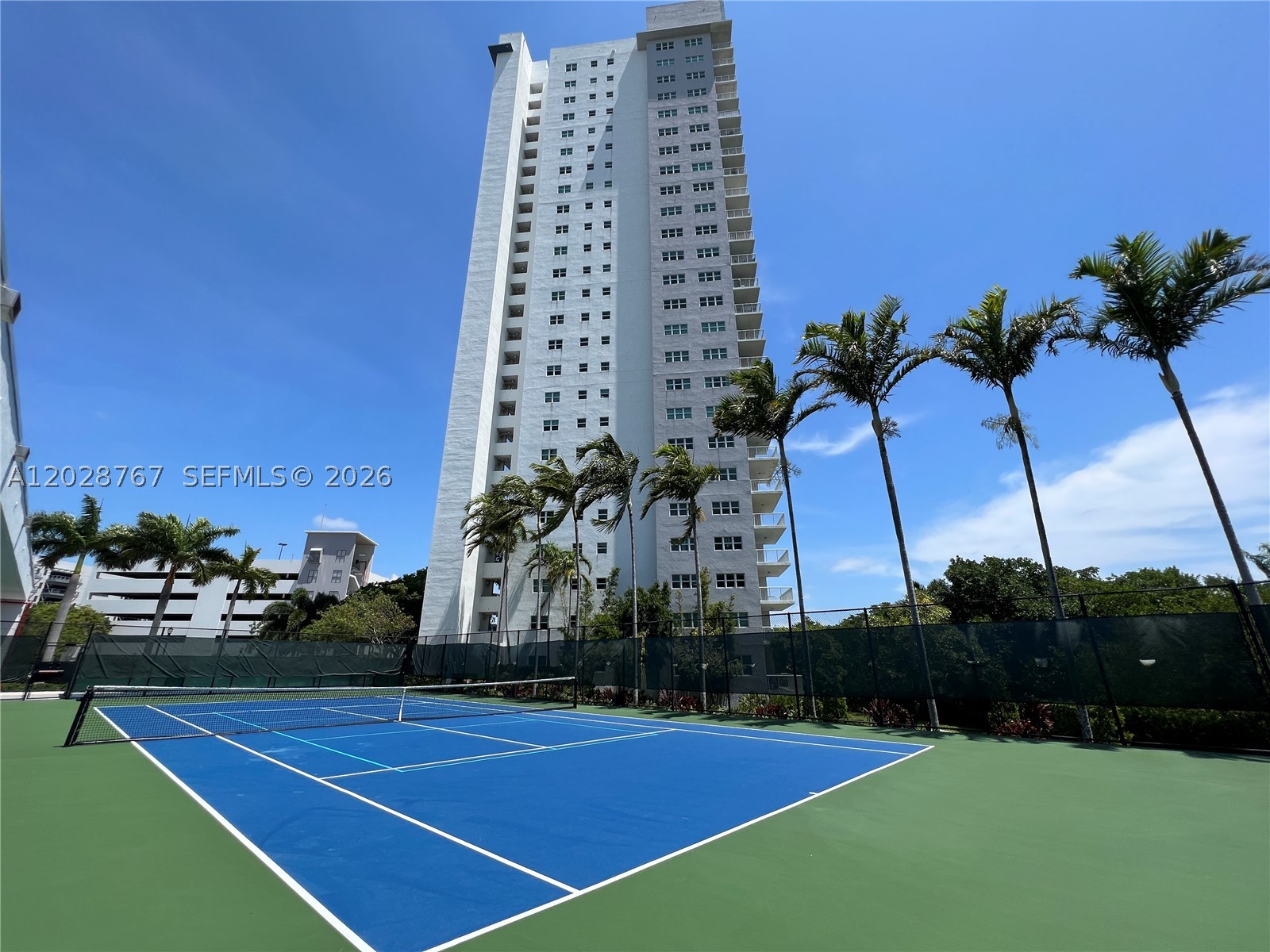 THE OAKS I CONDO - Residential Lease