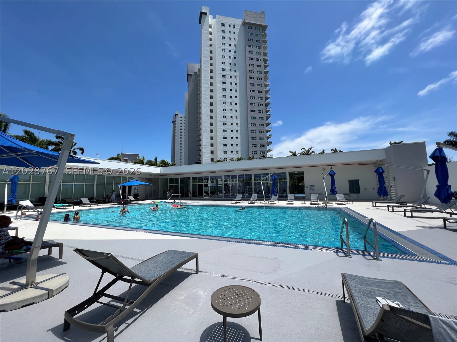THE OAKS I CONDO - Residential Lease