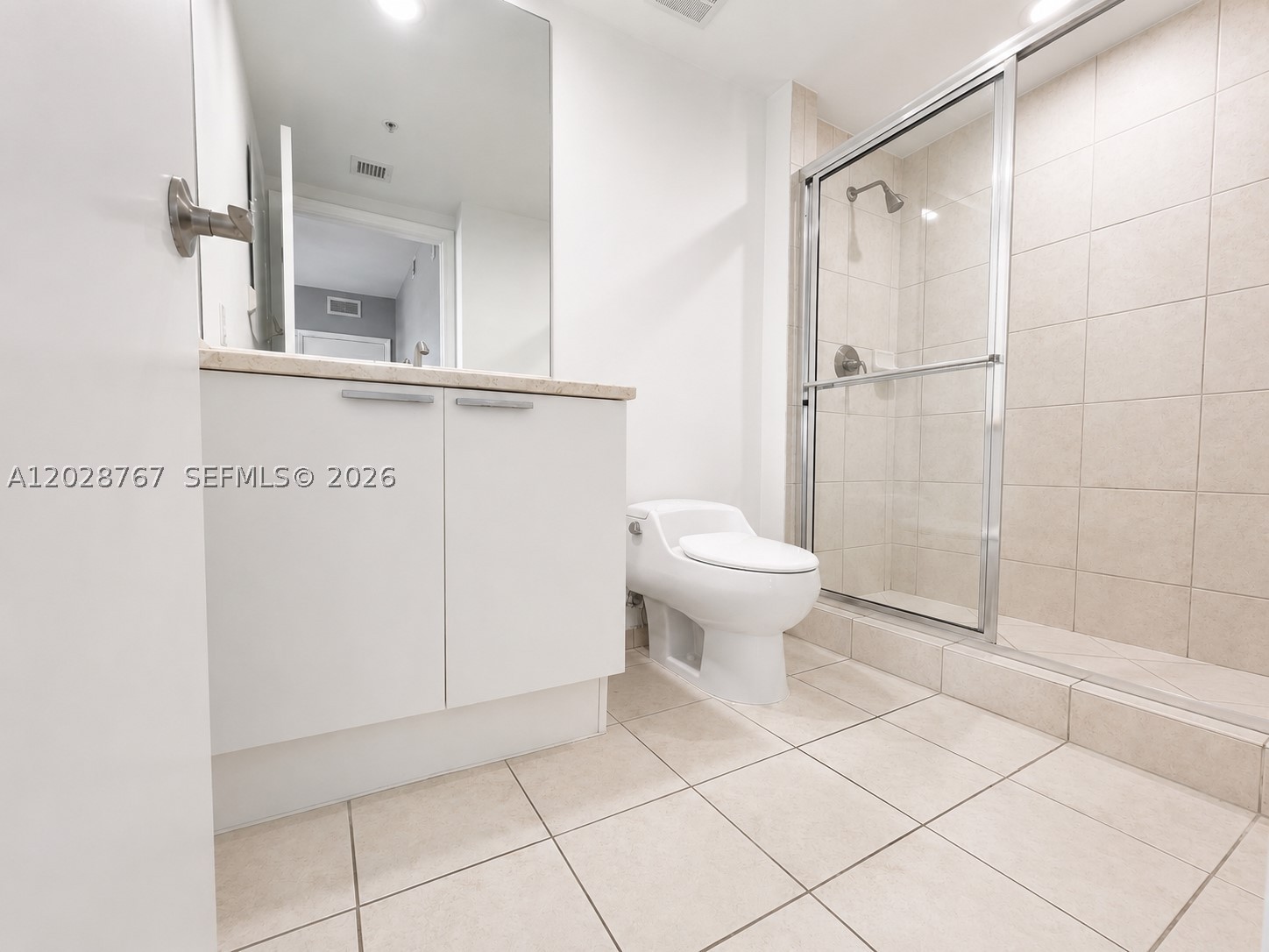 THE OAKS I CONDO - Residential Lease