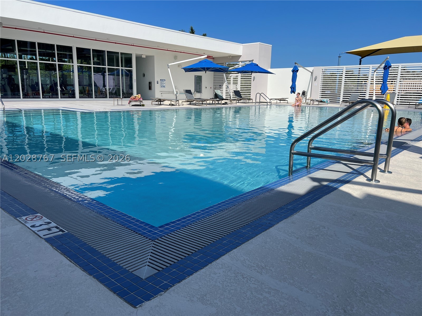 THE OAKS I CONDO - Residential Lease