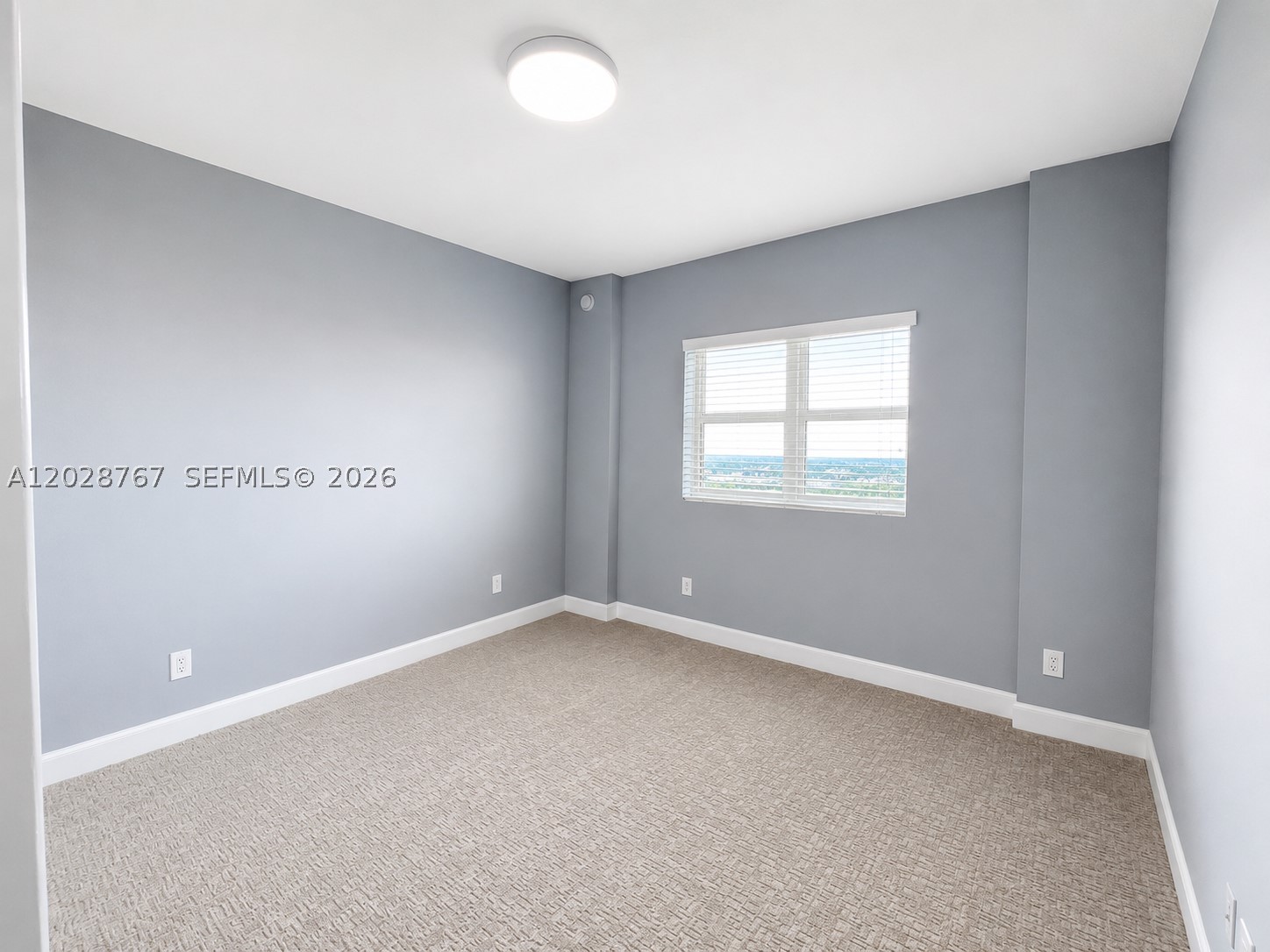 THE OAKS I CONDO - Residential Lease